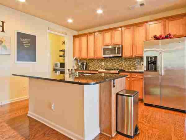 Village Manor Place Craftsman Style Home For Sale (21)